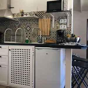 https://minicasa-2-en-arico-viejo-con-fibra-optica.tenerifehoteles.net