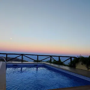 https://cortijo-mirador-de-almuecar.es-andalucia.com